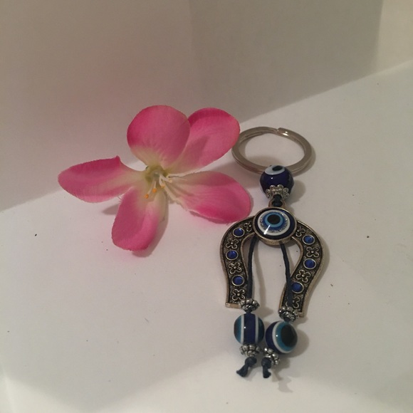 Hose Shoe Evil Eye Key Chain (New) - Picture 3 of 3